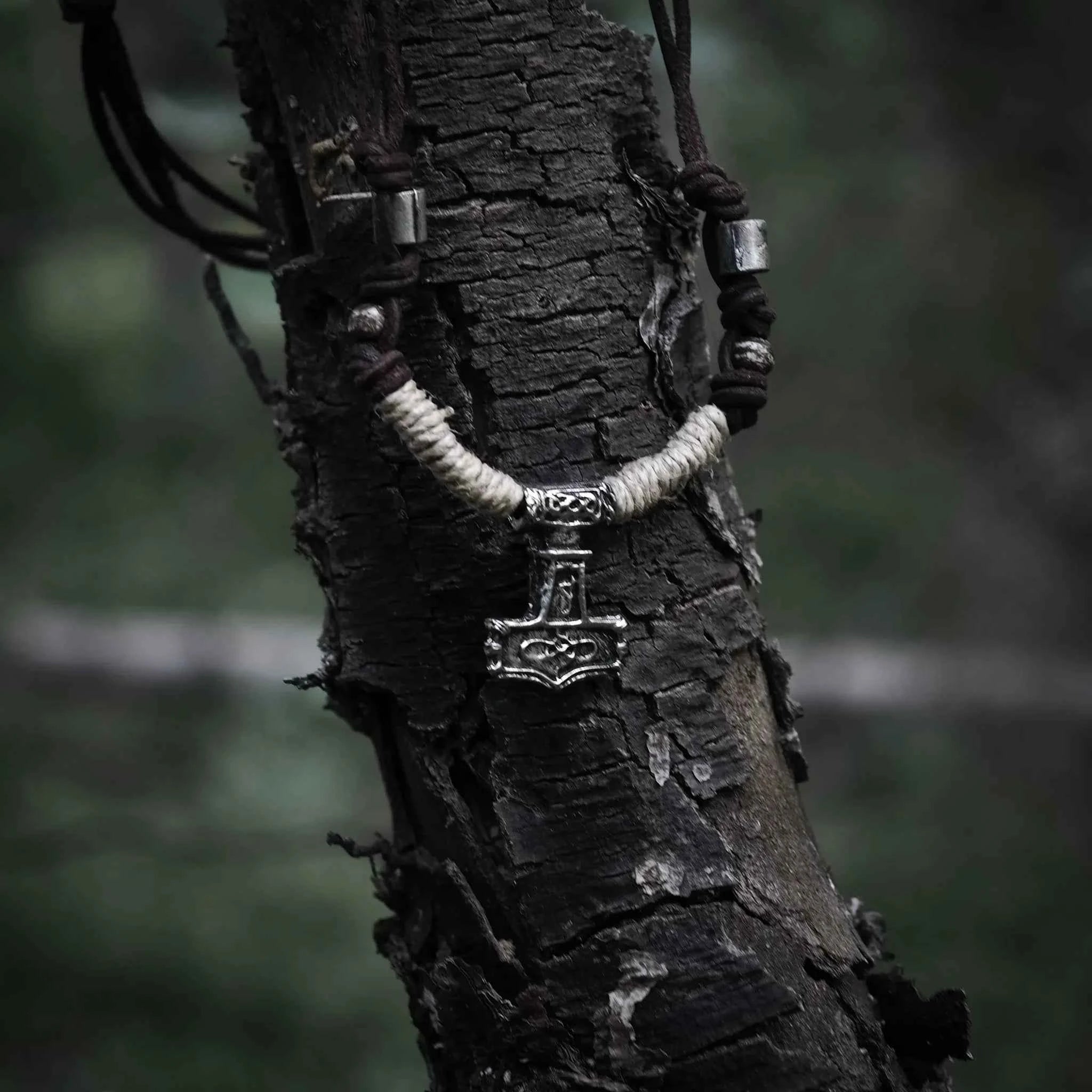 Halsband Mjölner Tenn