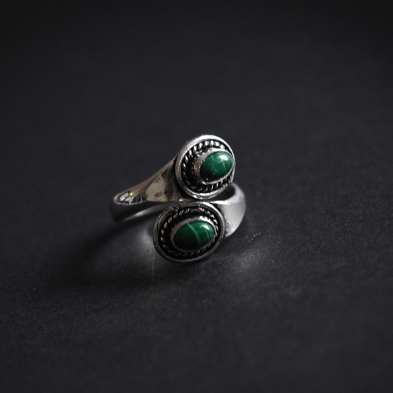 Spiral ring with Malachite