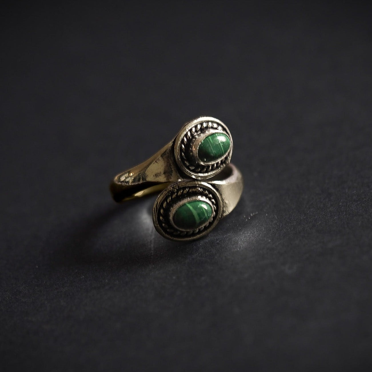 Spiral ring with Malachite