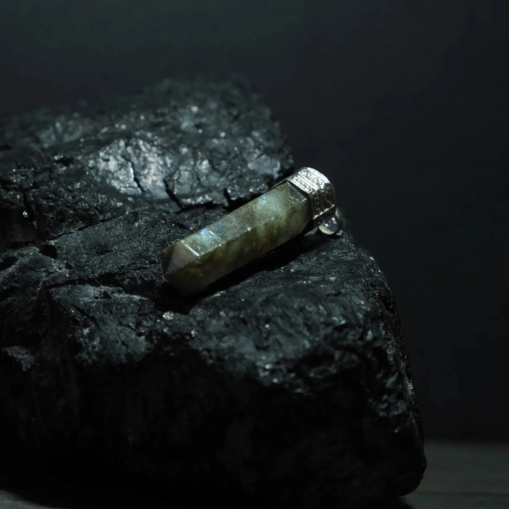 Labradoritt steinanheng