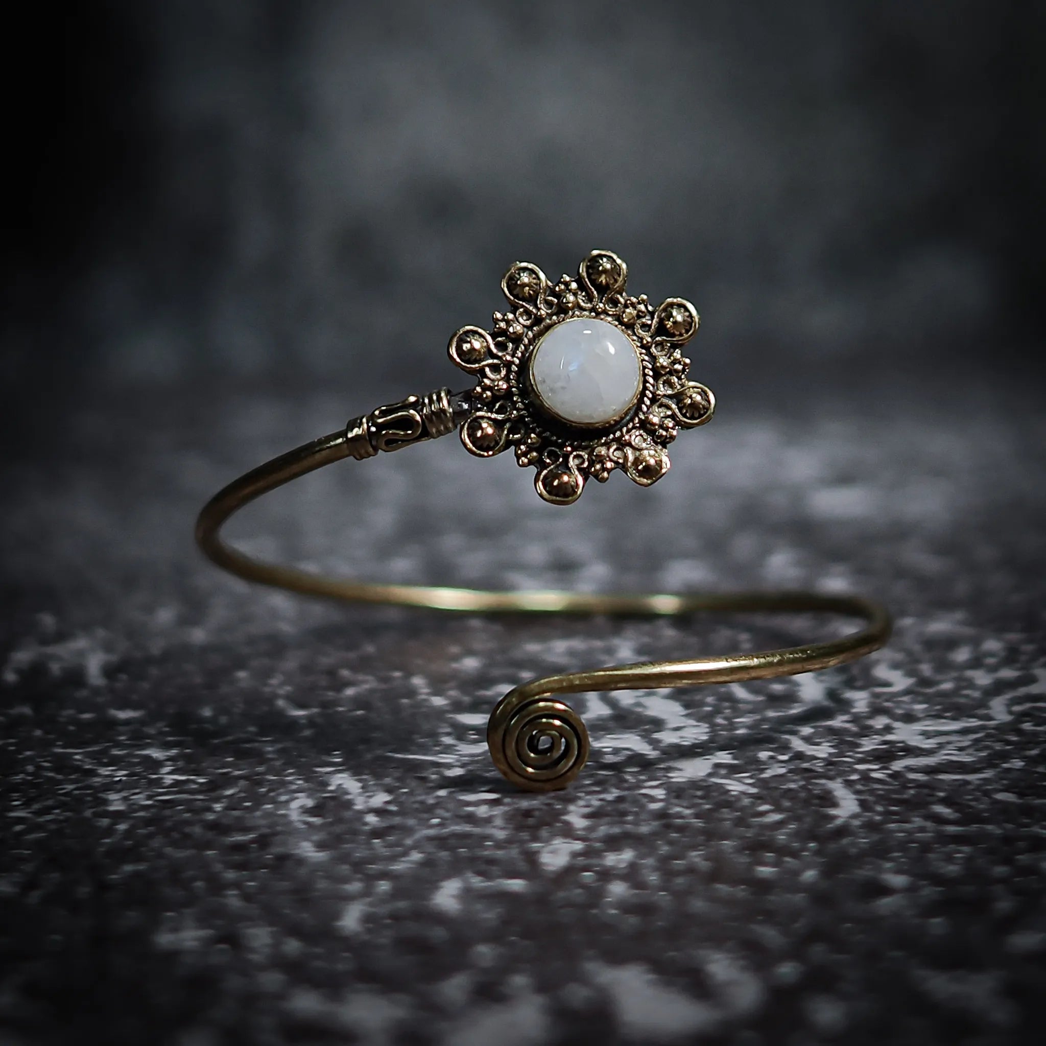 Armband Sol, med halvädelsten