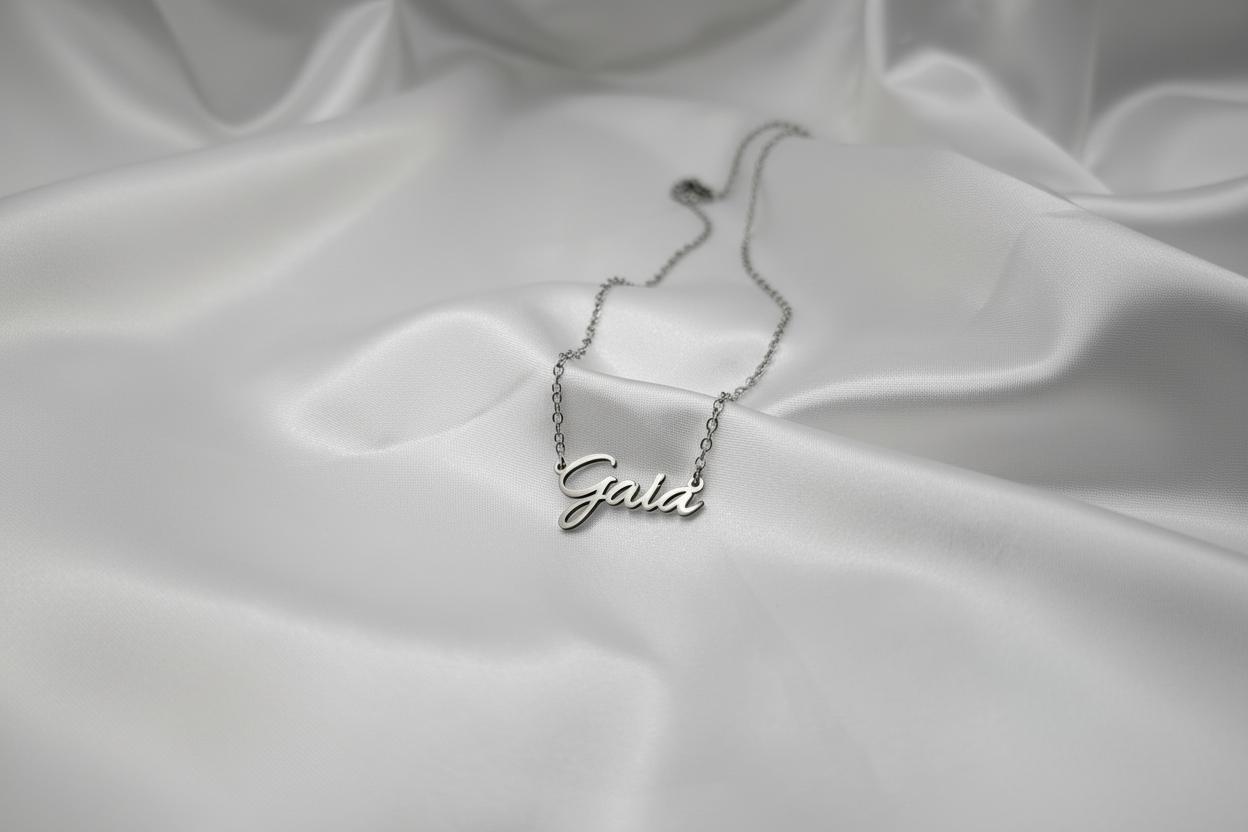 Elegant Gaia necklace